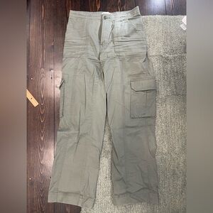 Abercrombie Women’s green Cargo Pants